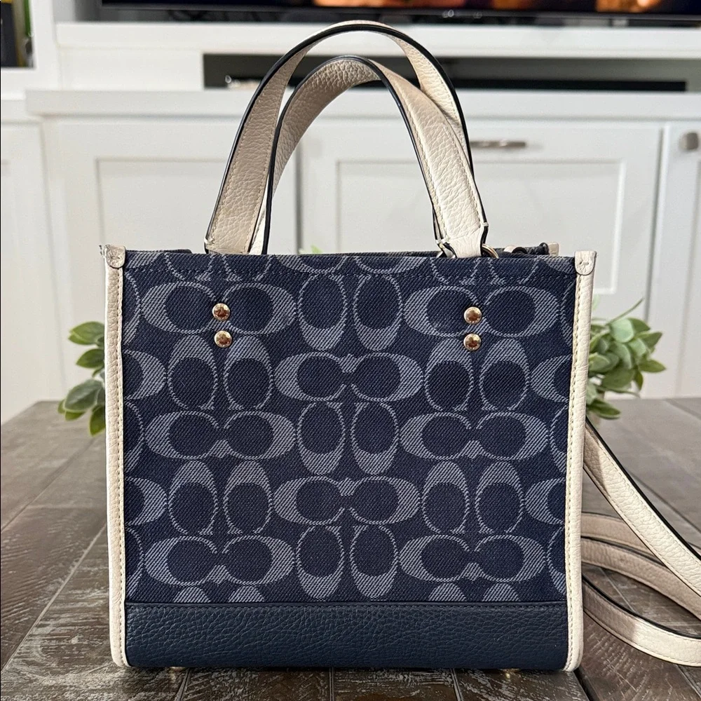 Coach Dempsey 22 Denim Signature Tote + Rare Starfish & Silver Charms - Picture 5 of 16